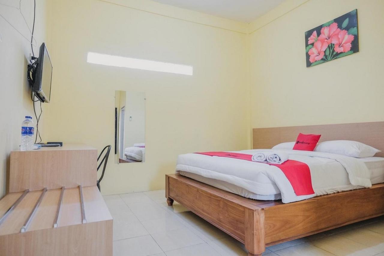 RedDoorz near RS Imanuel Lampung Hotel Bandar Lampung Bagian luar foto