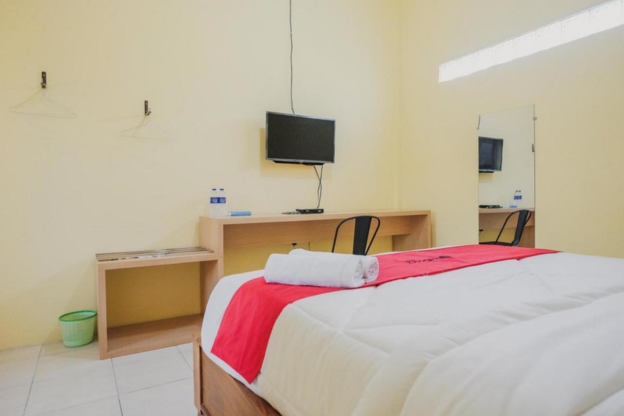 RedDoorz near RS Imanuel Lampung Hotel Bandar Lampung Bagian luar foto